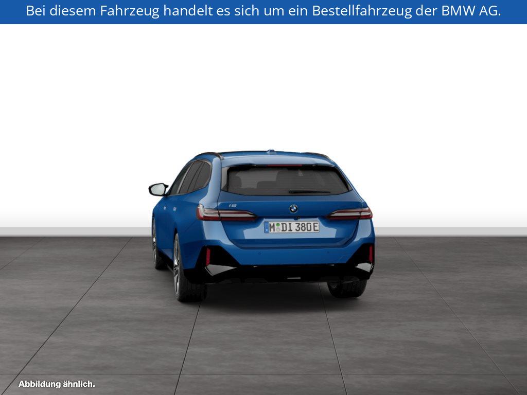 Fahrzeugabbildung BMW i5 M60 xDrive Touring