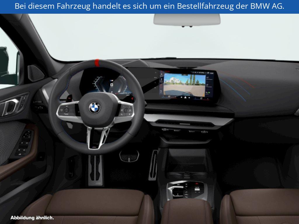 Fahrzeugabbildung BMW M135 xDrive