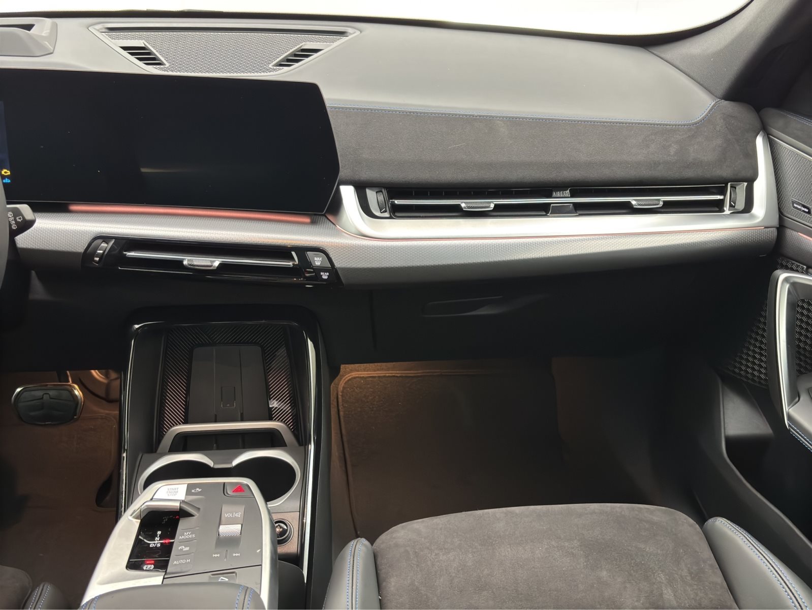 Fahrzeugabbildung BMW X1 xDrive23i [M Sport Pro, HUD, AHK, ACC, Sitze elektr.]