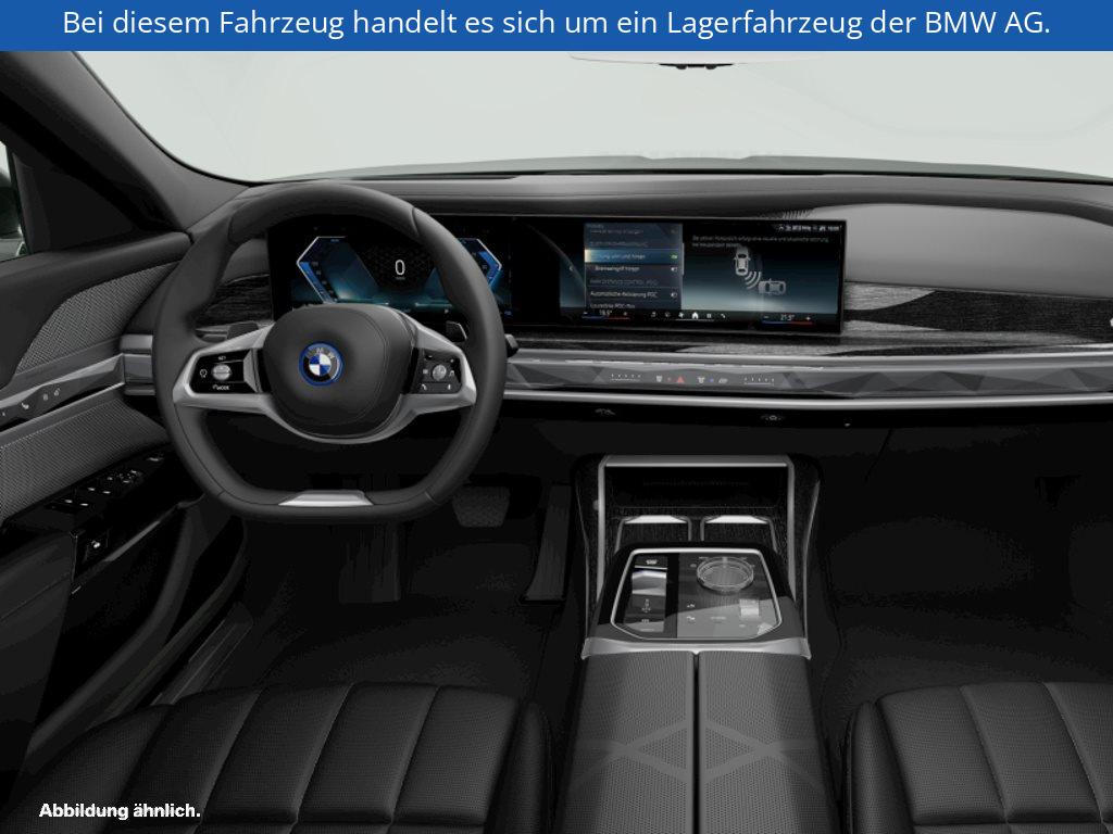 Fahrzeugabbildung BMW 750e xDrive Limousine