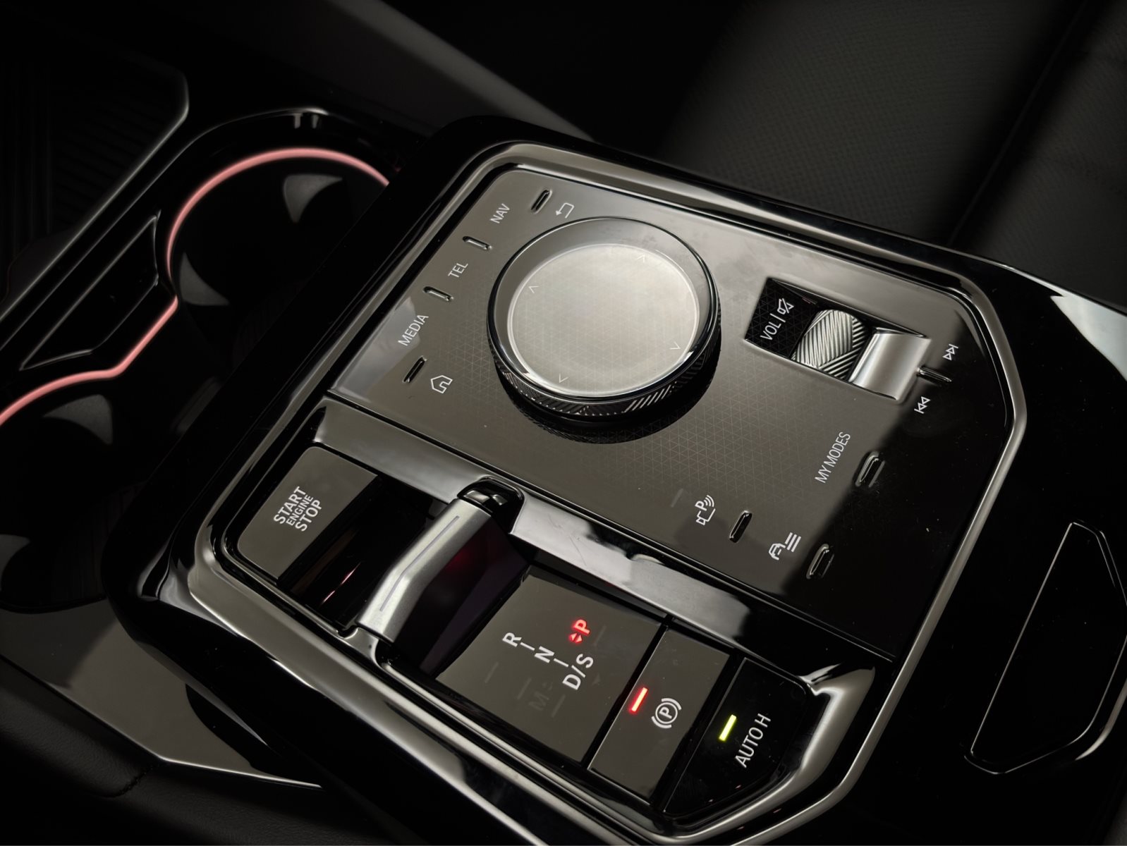 Fahrzeugabbildung BMW 530e Touring [M Sport, AHK, ACC, RFK, h&k Sound]