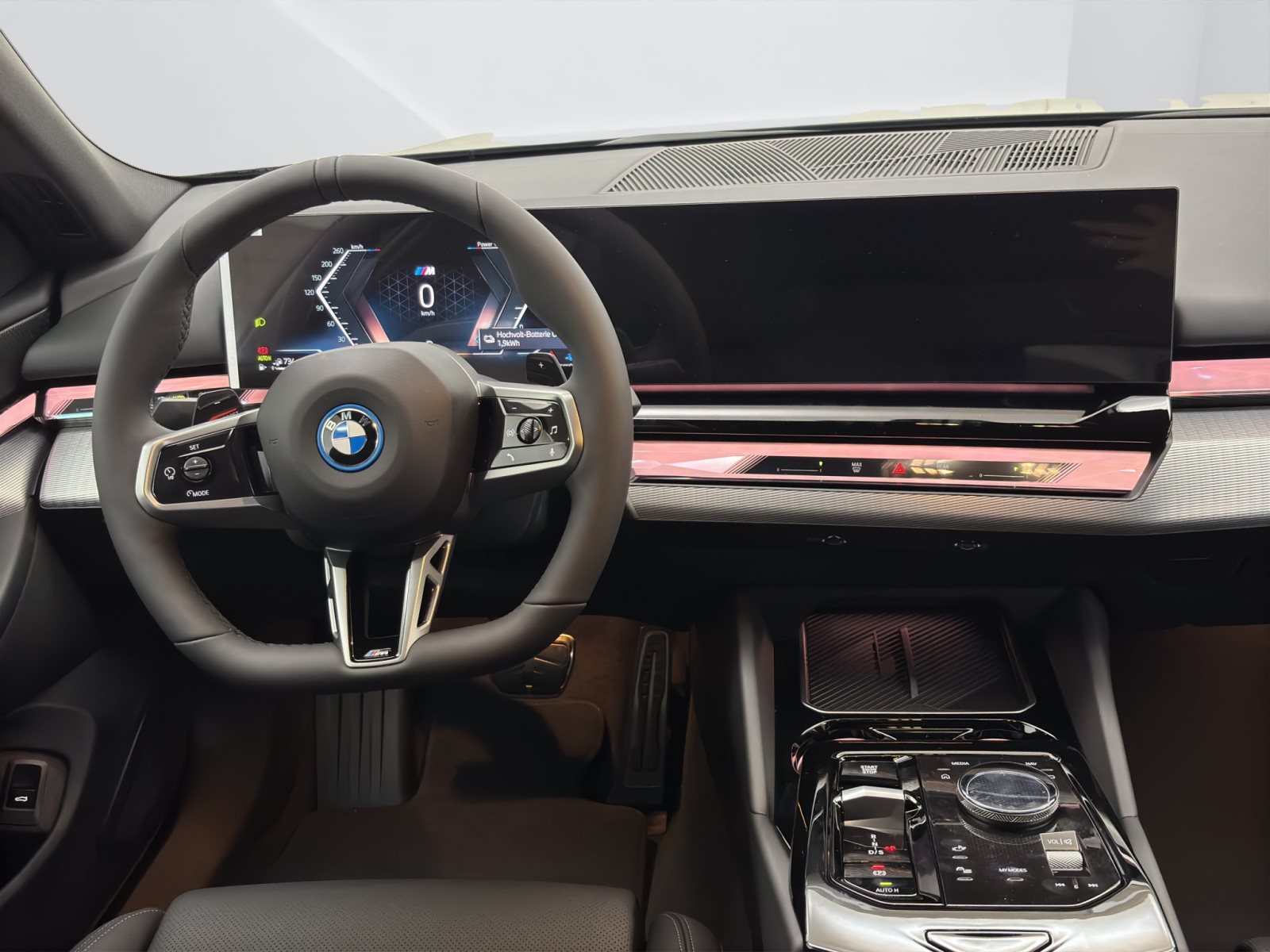Fahrzeugabbildung BMW 530e Touring [M Sport, AHK, ACC, RFK, h&k Sound]