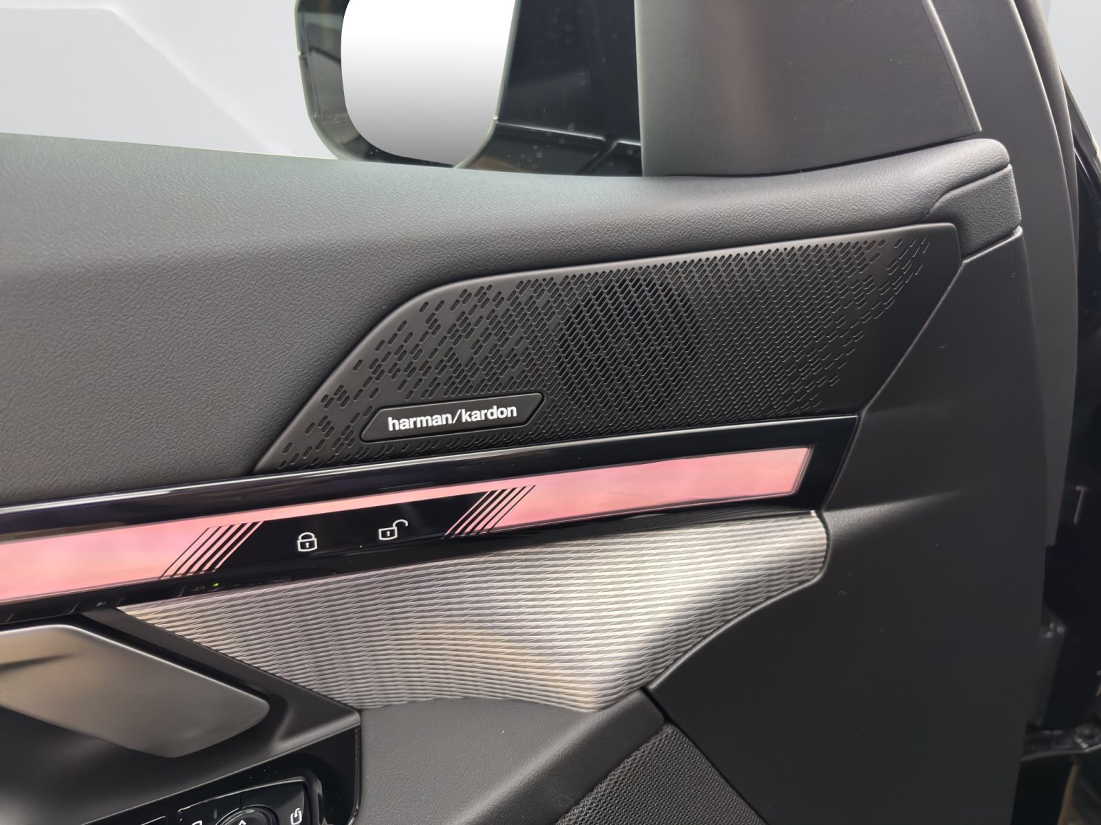 Fahrzeugabbildung BMW 530e Touring [M Sport, AHK, ACC, RFK, h&k Sound]