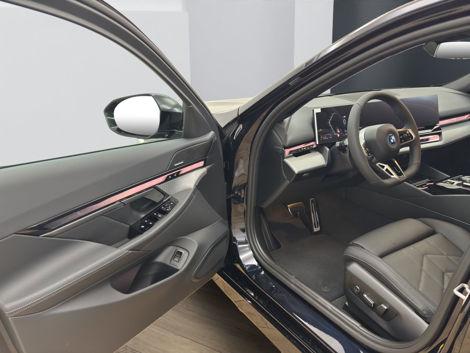 Fahrzeugabbildung BMW 530e Touring [M Sport, AHK, ACC, RFK, h&k Sound]