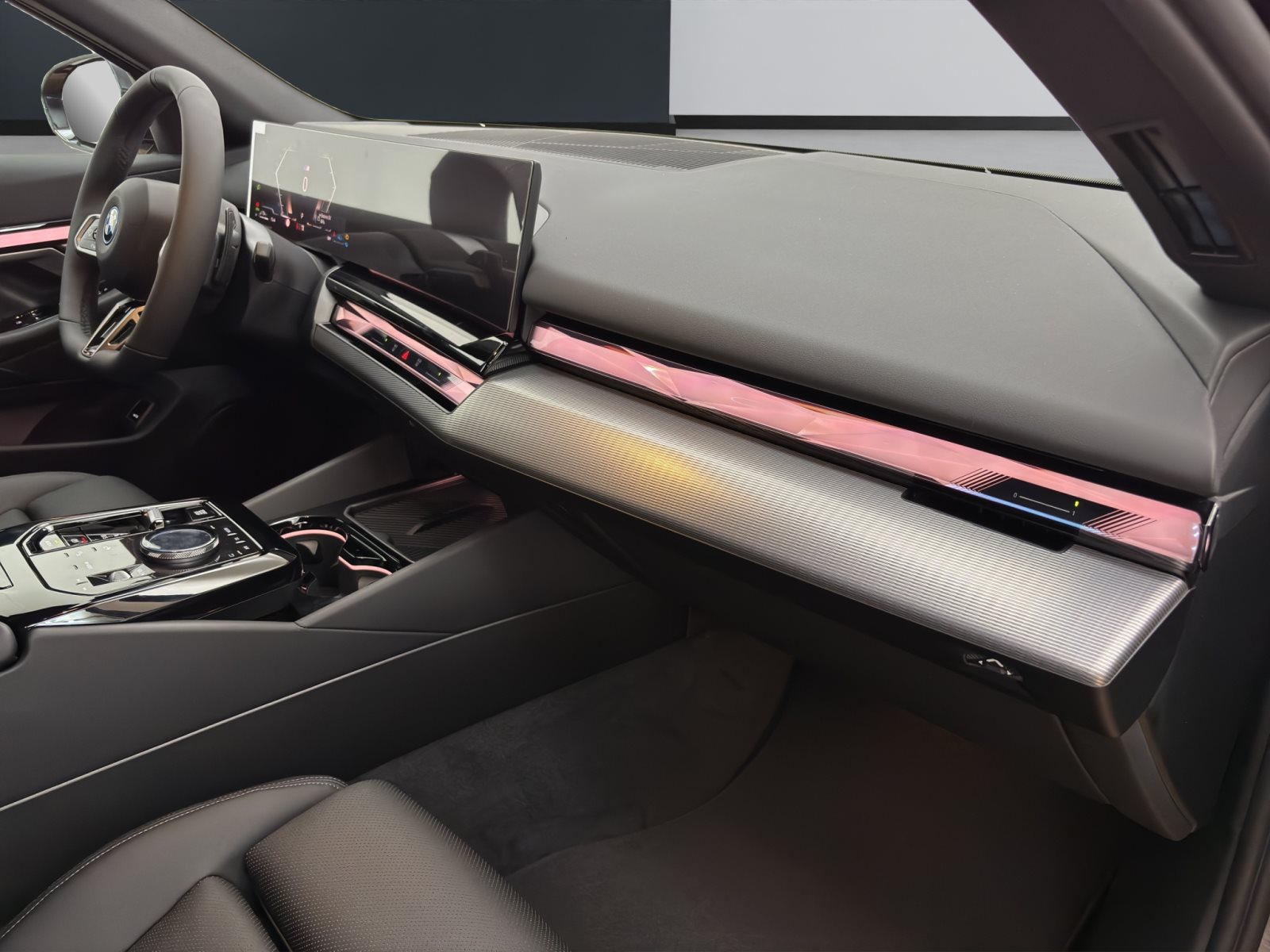 Fahrzeugabbildung BMW 530e Touring [M Sport, AHK, ACC, RFK, h&k Sound]