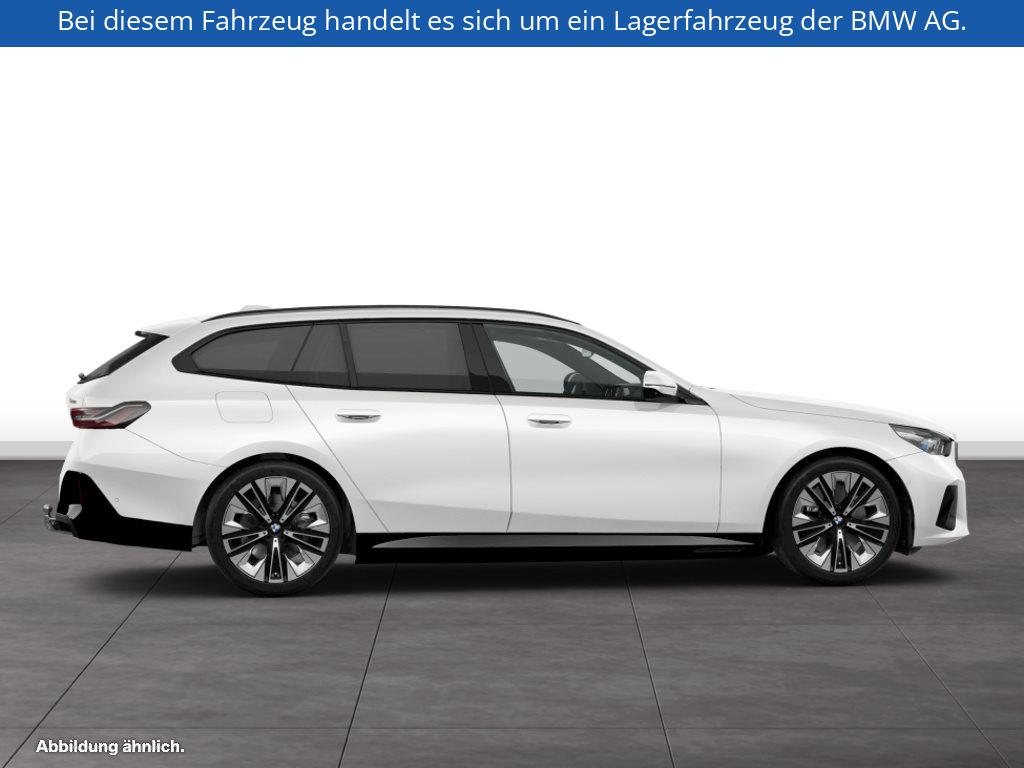 Fahrzeugabbildung BMW 550e xDrive Touring