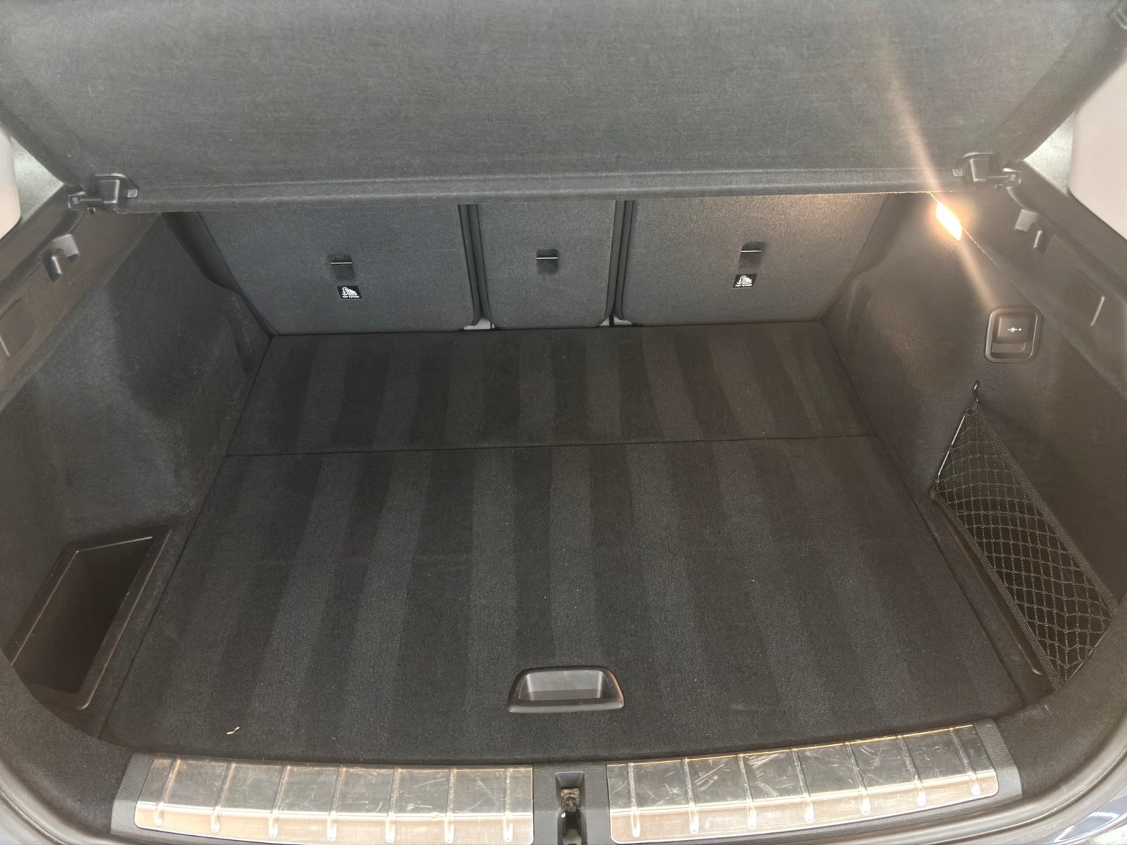 Fahrzeugabbildung BMW X1 sDrive20i [xLine, Navi, AHK, RFK, 18 LMR]