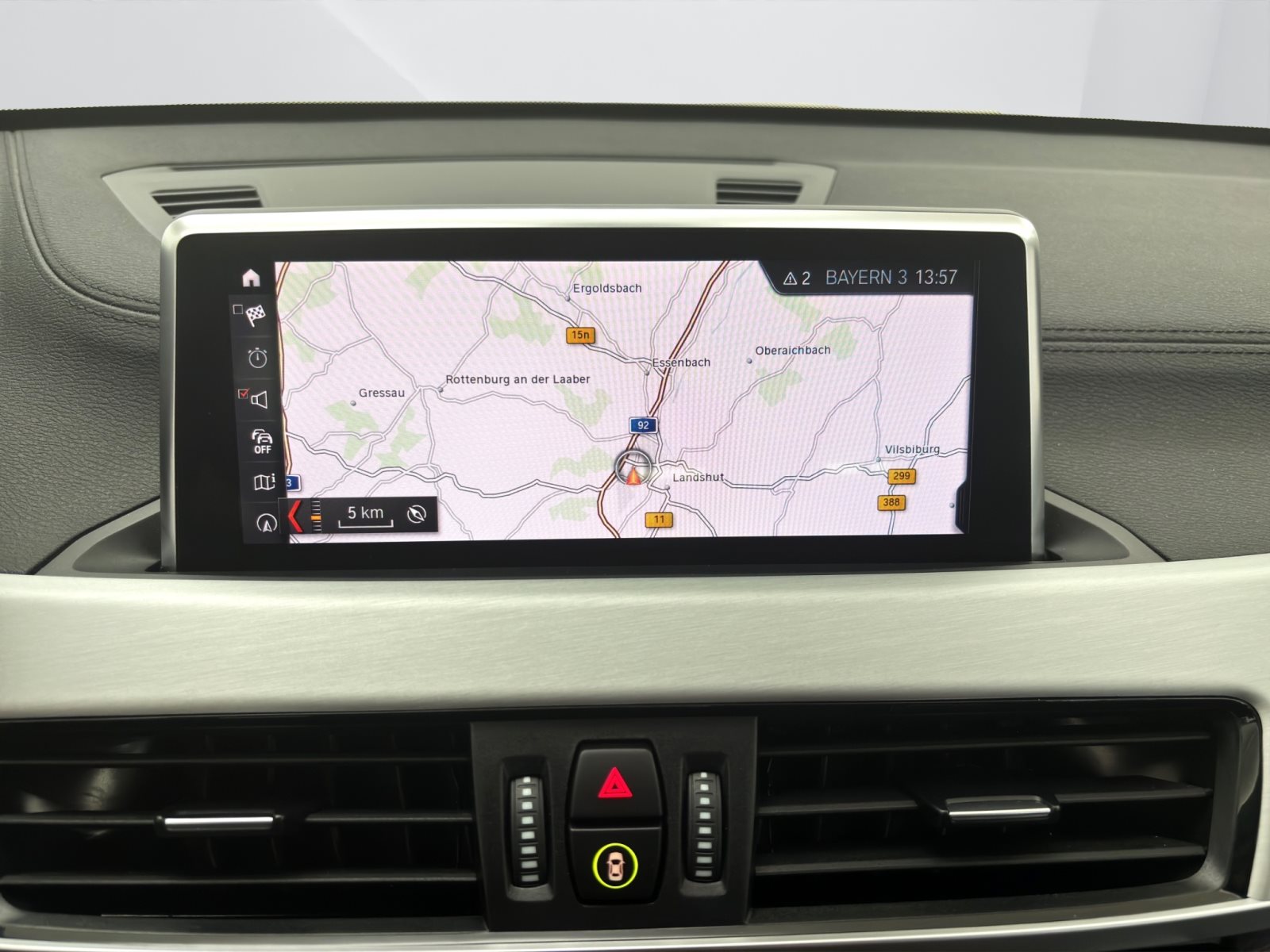 Fahrzeugabbildung BMW X1 sDrive20i [xLine, Navi, AHK, RFK, 18 LMR]