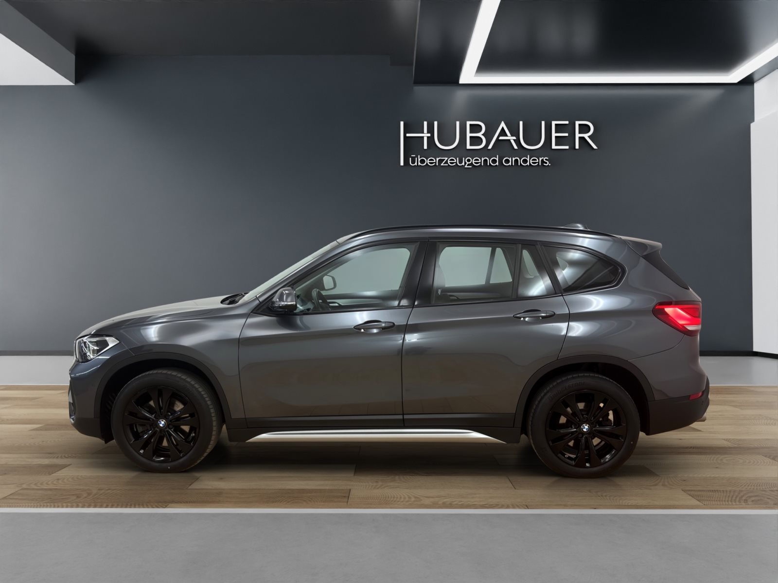 Fahrzeugabbildung BMW X1 sDrive20i [xLine, Navi, AHK, RFK, 18 LMR]