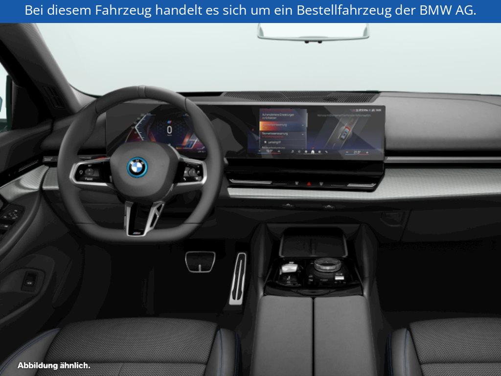 Fahrzeugabbildung BMW i5 eDrive40 Touring