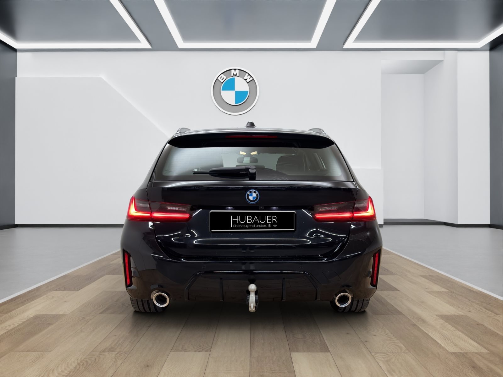 Fahrzeugabbildung BMW 330e Touring [M Sport, HUD, AHK, ACC, RFK, 19 ]