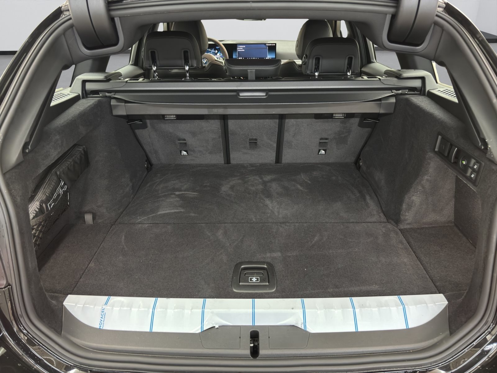 Fahrzeugabbildung BMW 330e Touring [M Sport, HUD, AHK, ACC, RFK, 19 ]