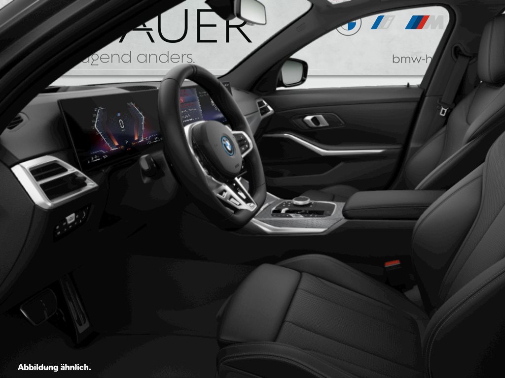 Fahrzeugabbildung BMW 330e Touring [M Sport, HUD, AHK, ACC, RFK, 19 LMR]