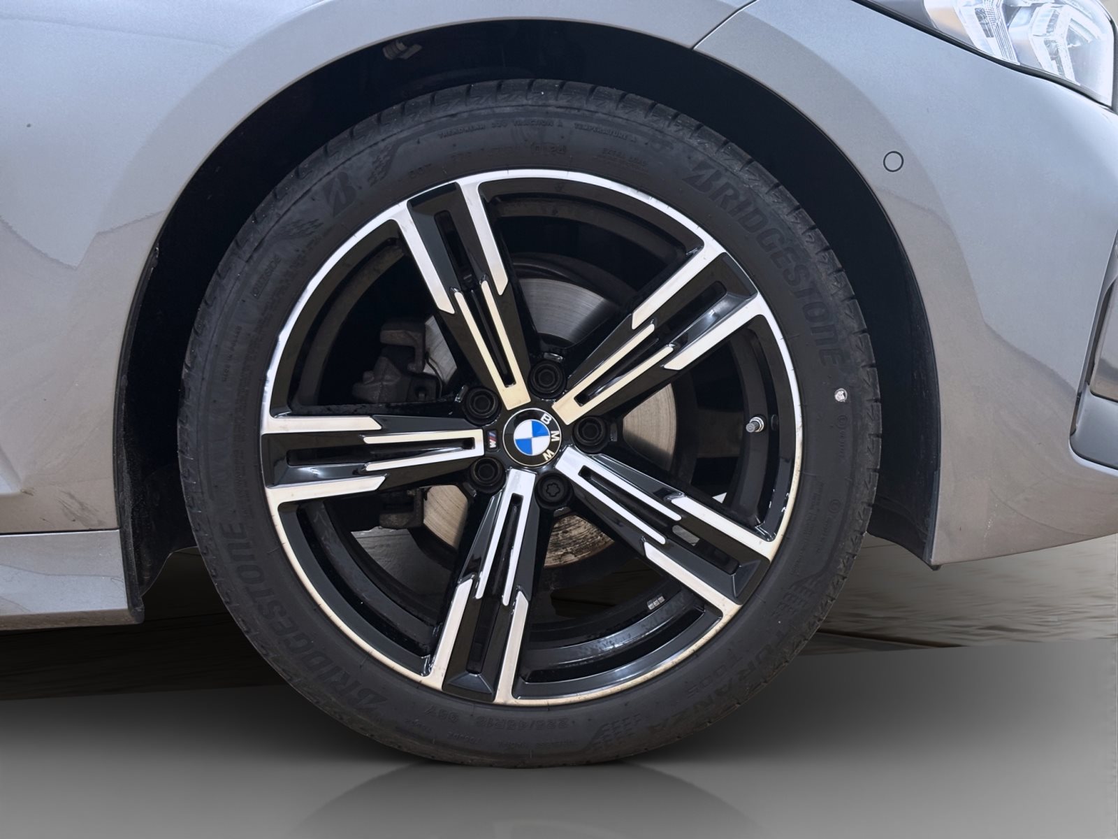 Fahrzeugabbildung BMW 318i Limousine [M Sport, LC+, RFK, SHZ, HiFi]