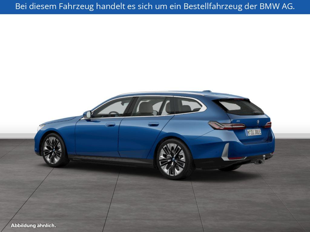 Fahrzeugabbildung BMW i5 eDrive40 Touring