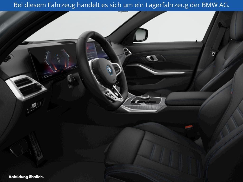 Fahrzeugabbildung BMW 330e xDrive Limousine