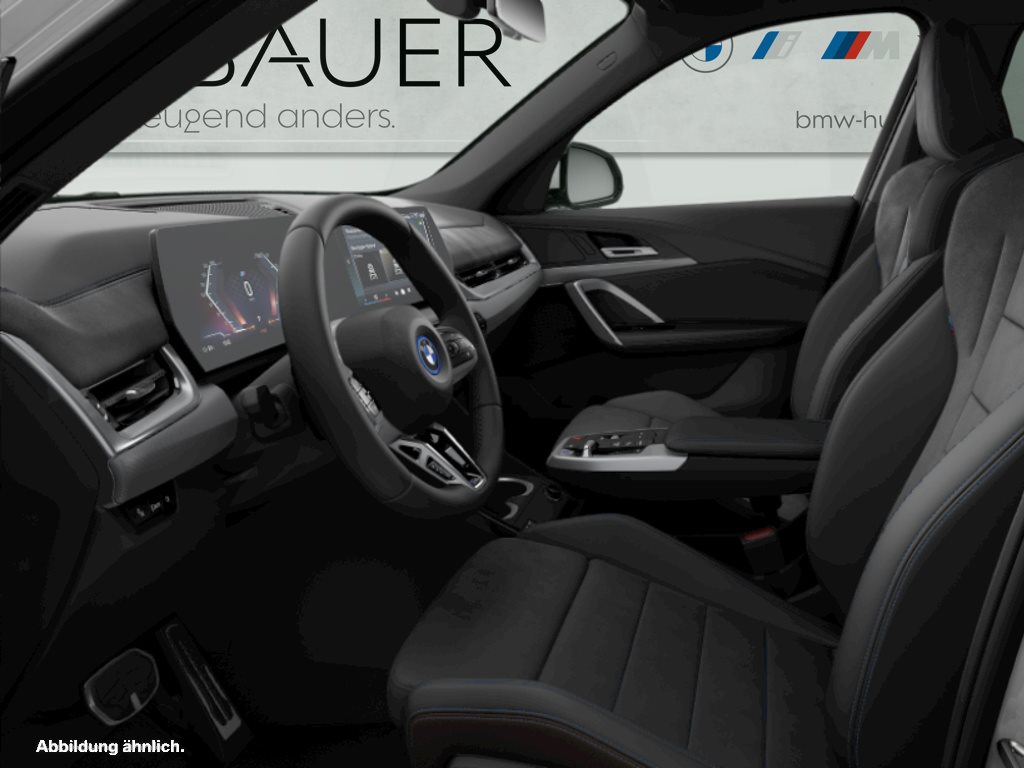 Fahrzeugabbildung BMW iX1 eDrive20 [M Sport, AHK, ACC, RFK, 18 LMR]