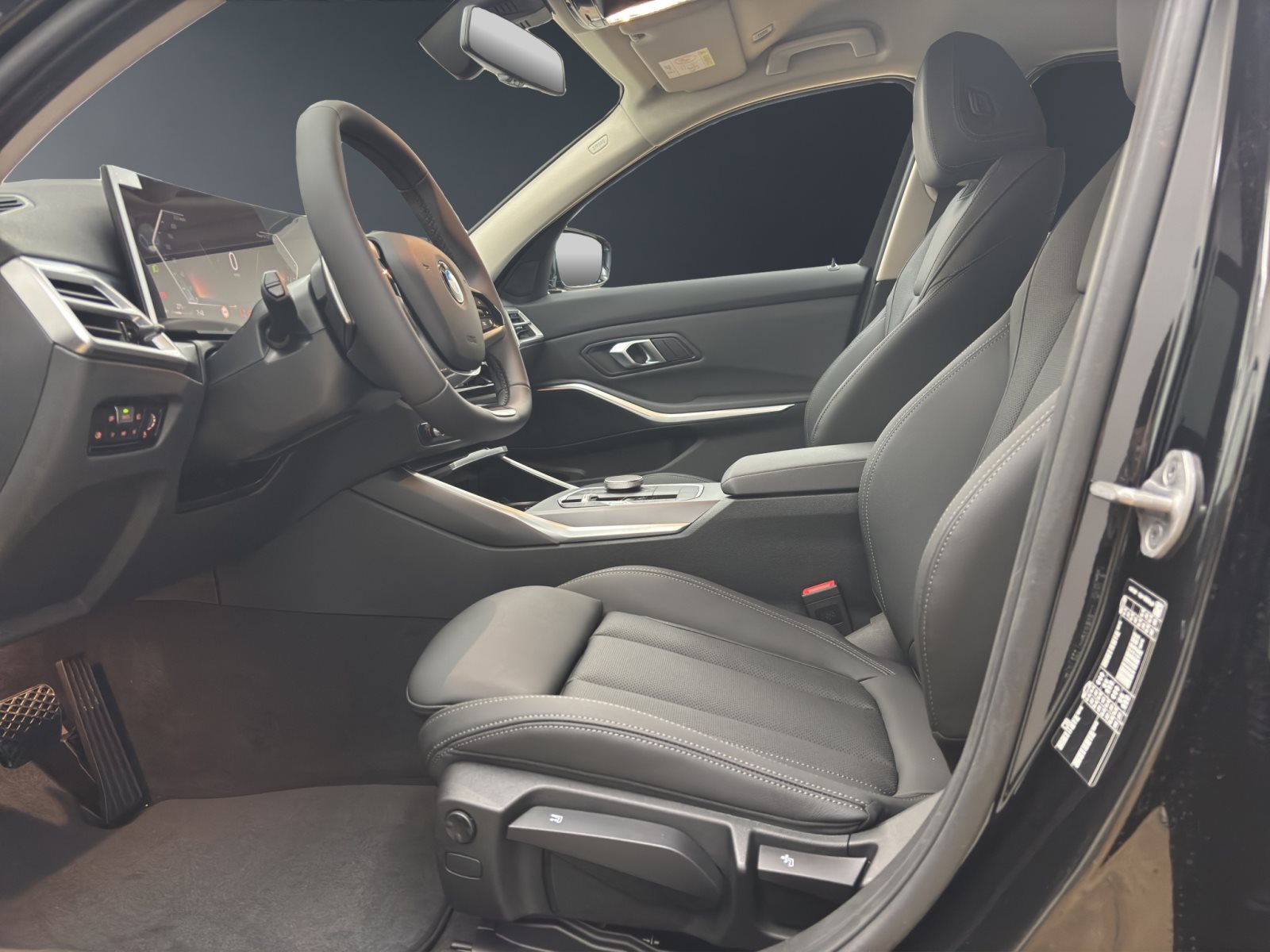 Fahrzeugabbildung BMW 318d Touring [Sport Line, LC Plus, AHK, ACC, RFK]