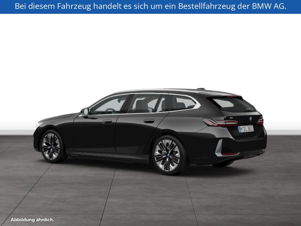 Fahrzeugabbildung BMW i5 eDrive40 Touring