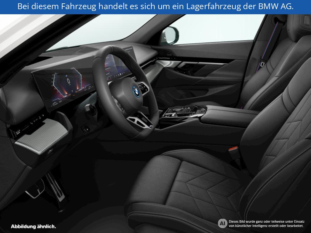 Fahrzeugabbildung BMW 550e xDrive Touring