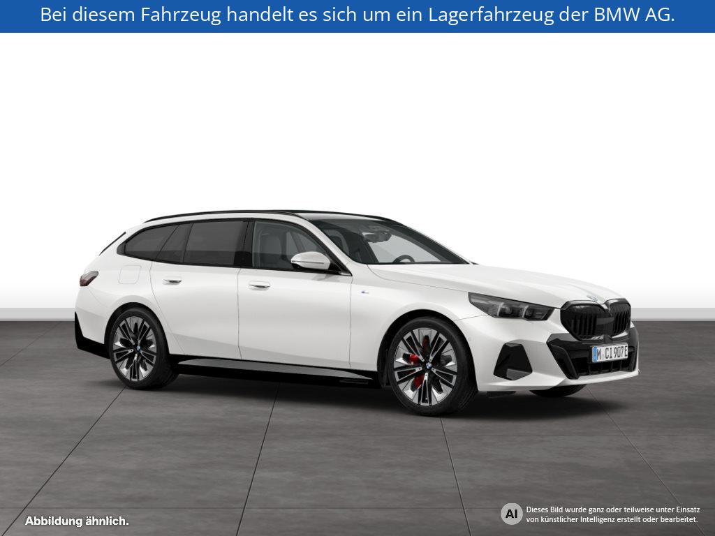 Fahrzeugabbildung BMW 550e xDrive Touring