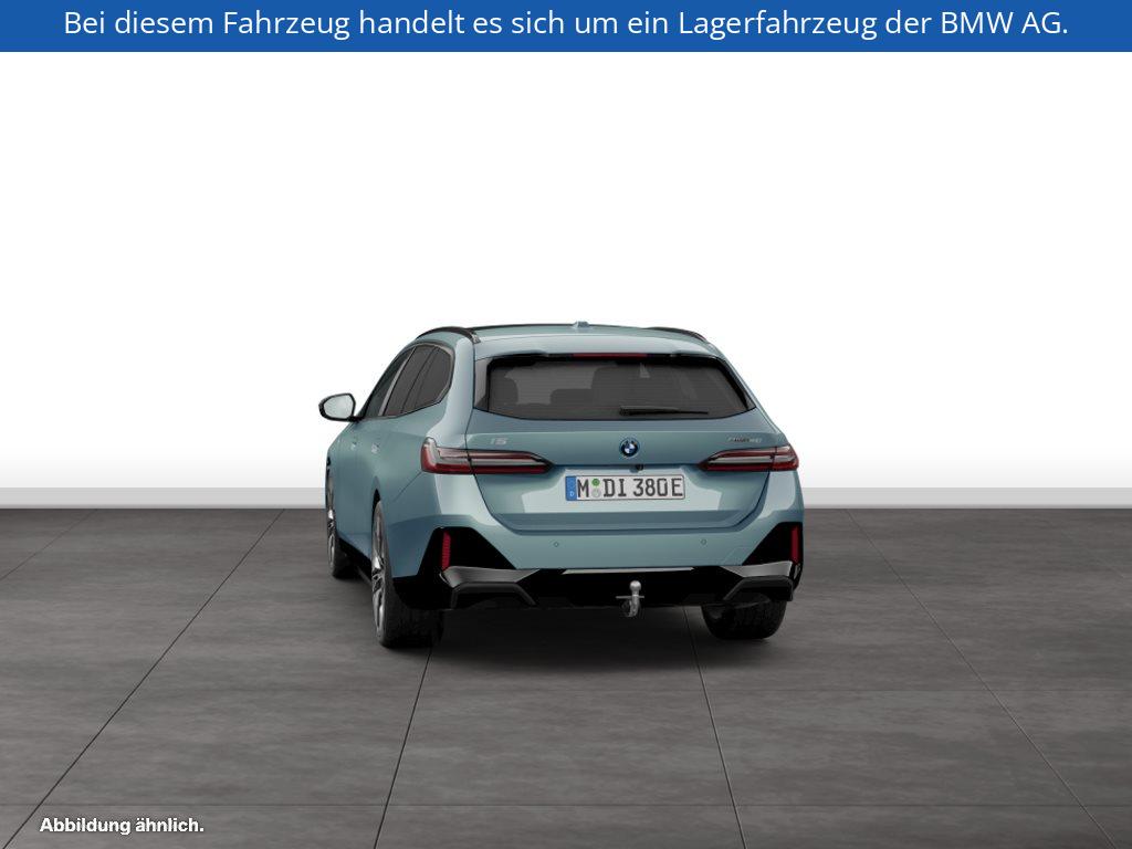 Fahrzeugabbildung BMW i5 xDrive40 Touring
