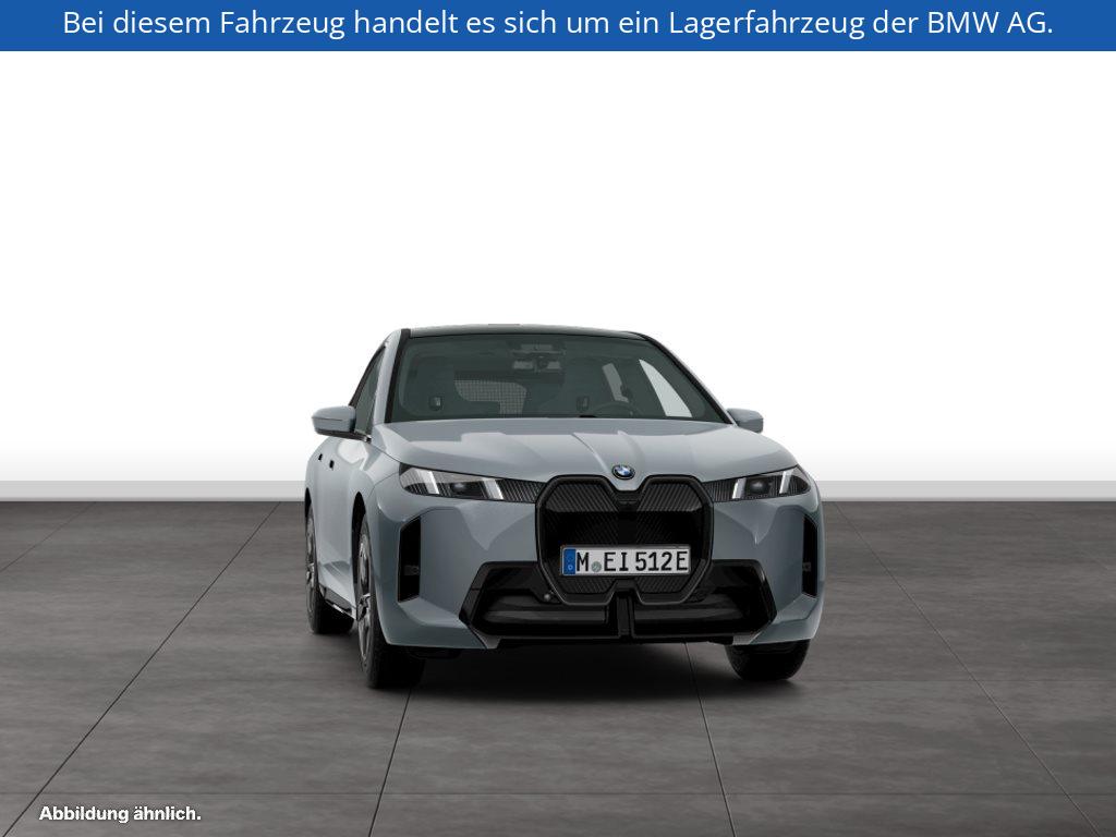 Fahrzeugabbildung BMW iX xDrive60