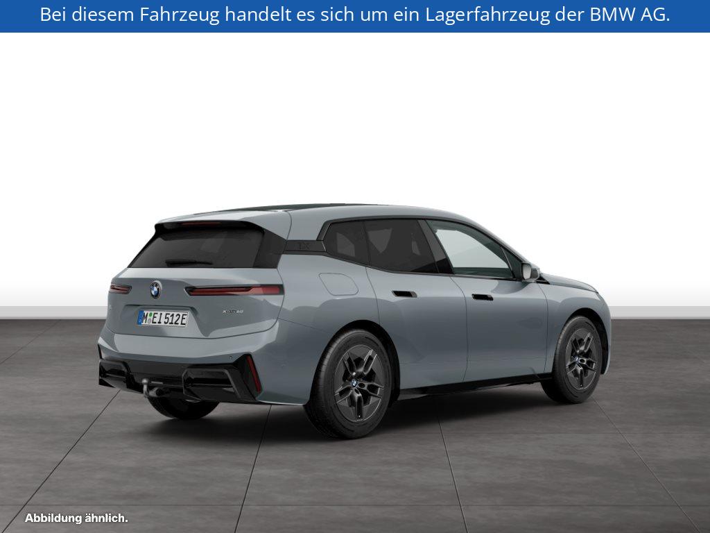 Fahrzeugabbildung BMW iX xDrive60