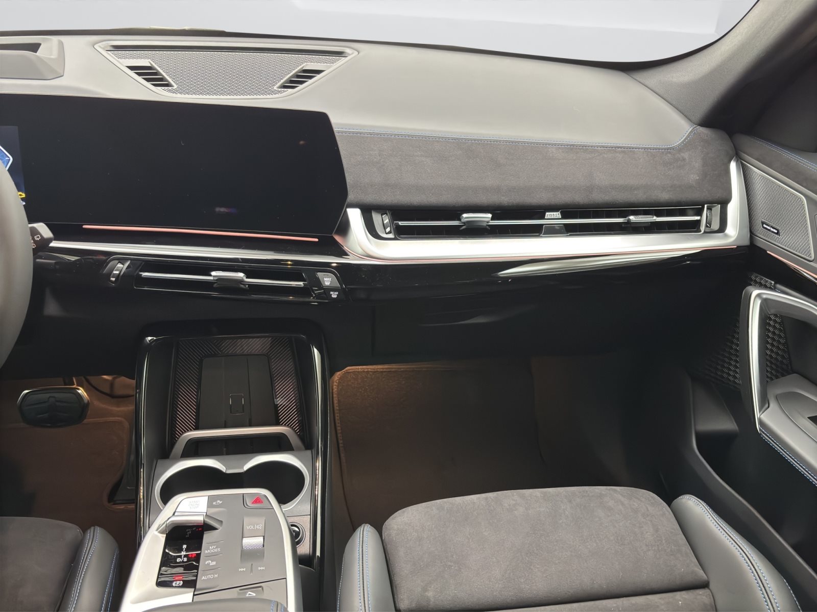 Fahrzeugabbildung BMW X1 M35i xDrive [M Sport Pro, HUD, AHK, ACC, 20 LMR]