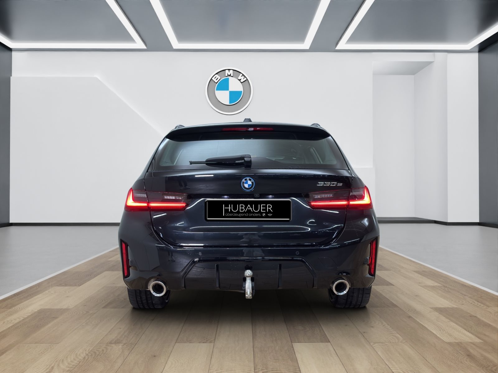 Fahrzeugabbildung BMW 330e Touring [M Sport, AHK, ACC, RFK, 18 LMR]