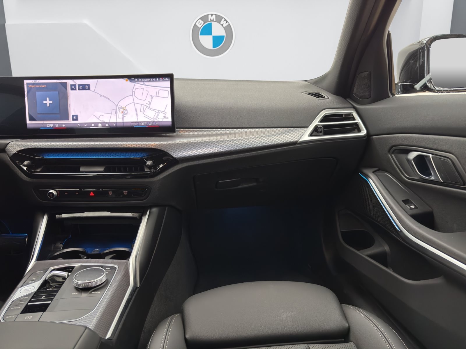 Fahrzeugabbildung BMW 330e Touring [M Sport, AHK, ACC, RFK, 18 LMR]