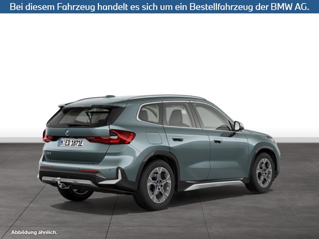 Fahrzeugabbildung BMW iX1 xDrive30