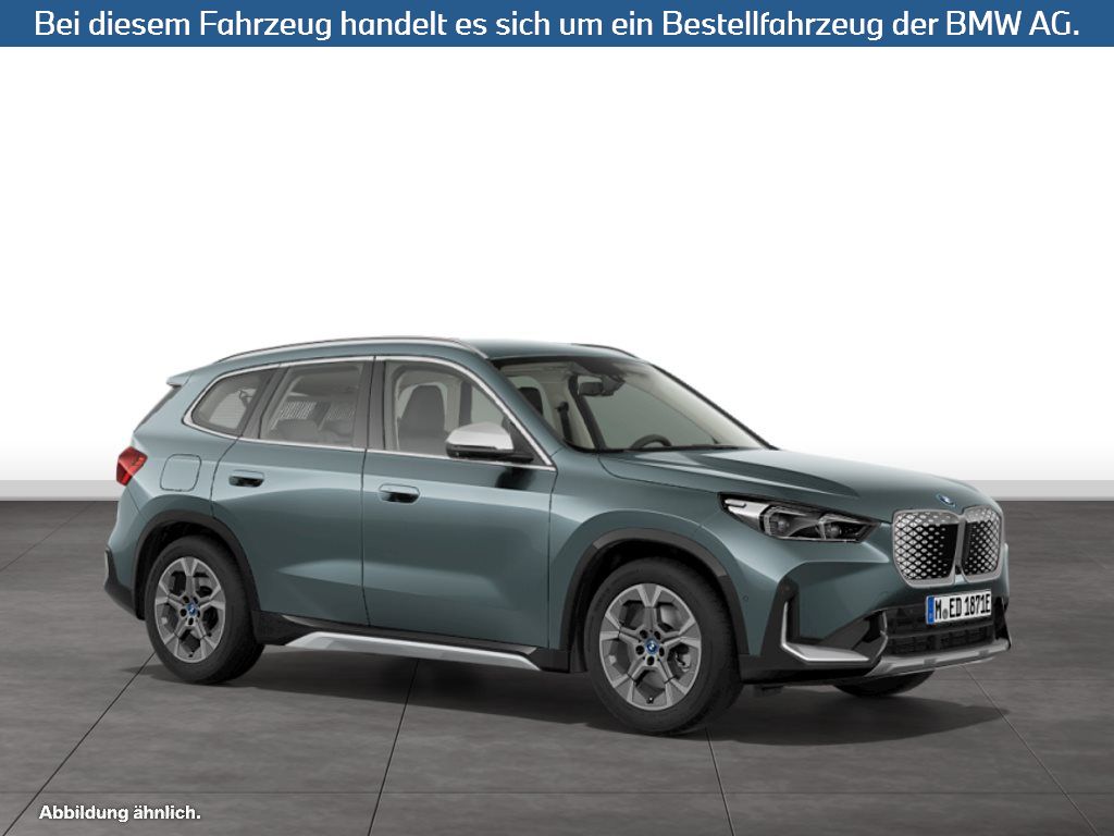 Fahrzeugabbildung BMW iX1 xDrive30