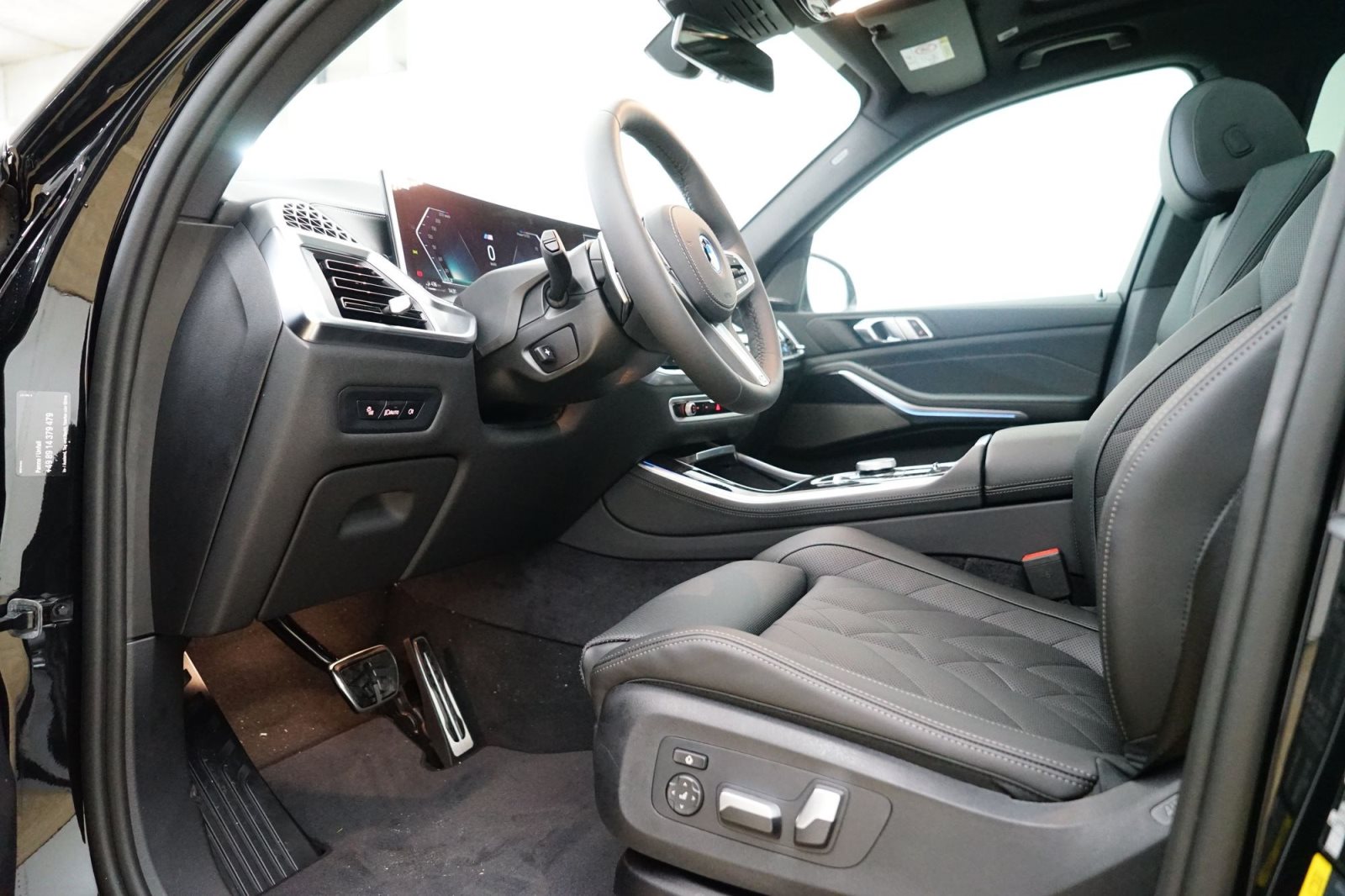 Fahrzeugabbildung BMW X5 xDrive50e [M Sport, HUD, AHK, ACC, GSD, 21 LMR]