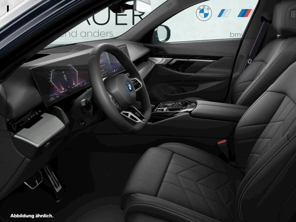 Fahrzeugabbildung BMW 530e xDrive Touring [M Pro, HUD, AHK, ACC, 20 LMR]