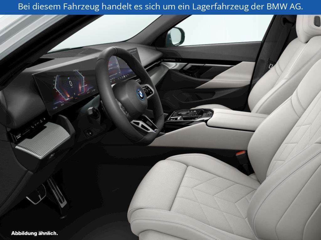 Fahrzeugabbildung BMW i5 xDrive40