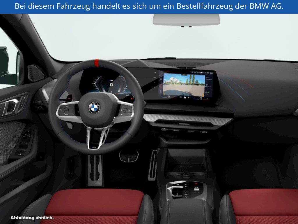 Fahrzeugabbildung BMW M135 xDrive