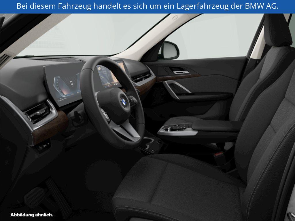 Fahrzeugabbildung BMW X1 sDrive20i