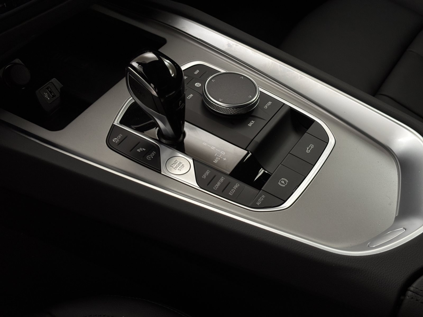 Fahrzeugabbildung BMW Z4 sDrive20i [M Sport, HUD, RFK, 18 LMR, SHZ]