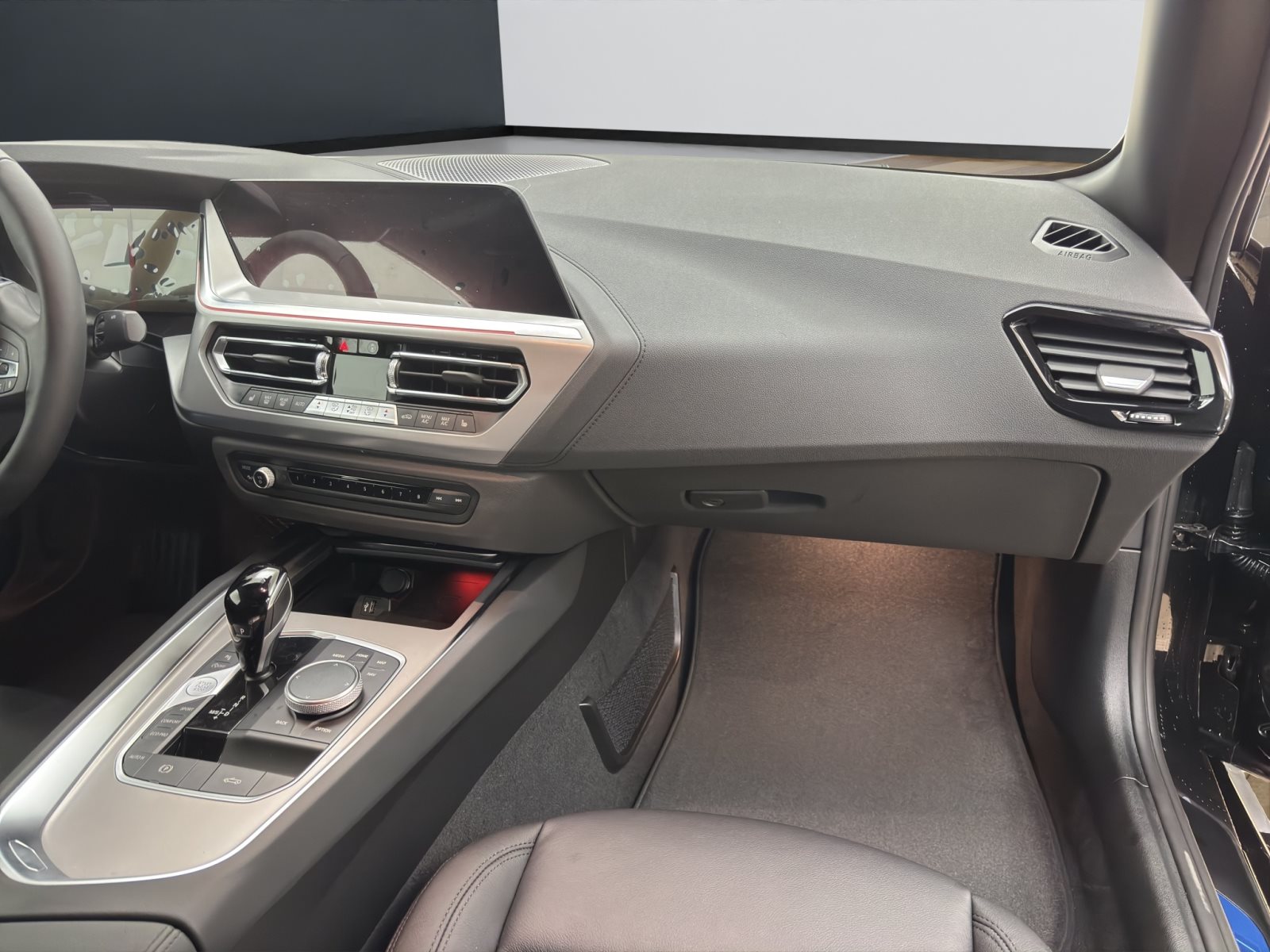 Fahrzeugabbildung BMW Z4 sDrive20i [M Sport, HUD, RFK, 18 LMR, SHZ]