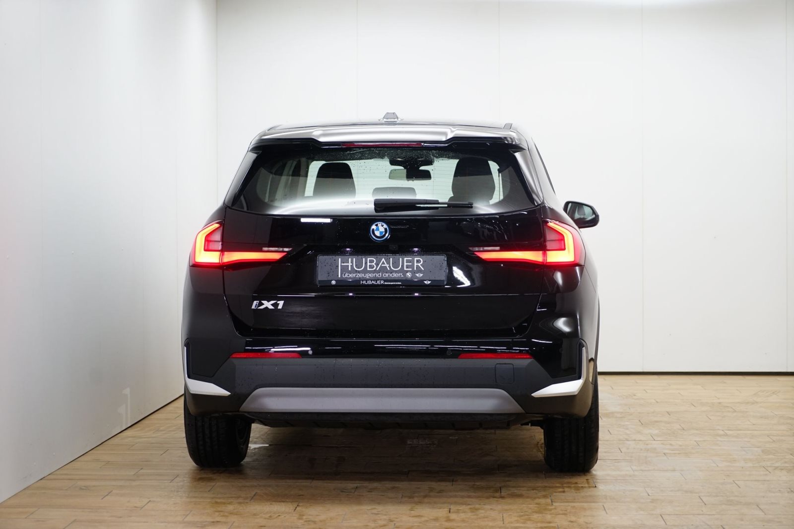 Fahrzeugabbildung BMW iX1 eDrive20 [LED, RFK, LRH, Komfortzugang]