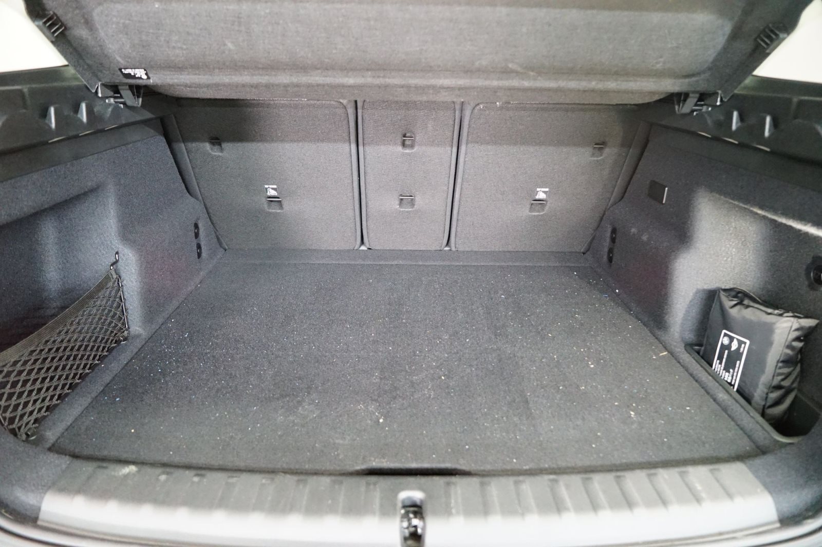Fahrzeugabbildung BMW iX1 eDrive20 [LED, RFK, LRH, Komfortzugang]