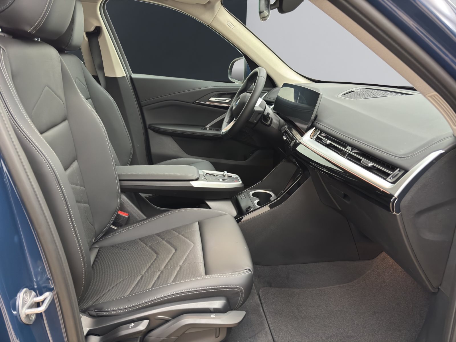 Fahrzeugabbildung BMW X1 sDrive20i [xLine, AHK, ACC, RFK, 18 LMR, LED, SHZ]