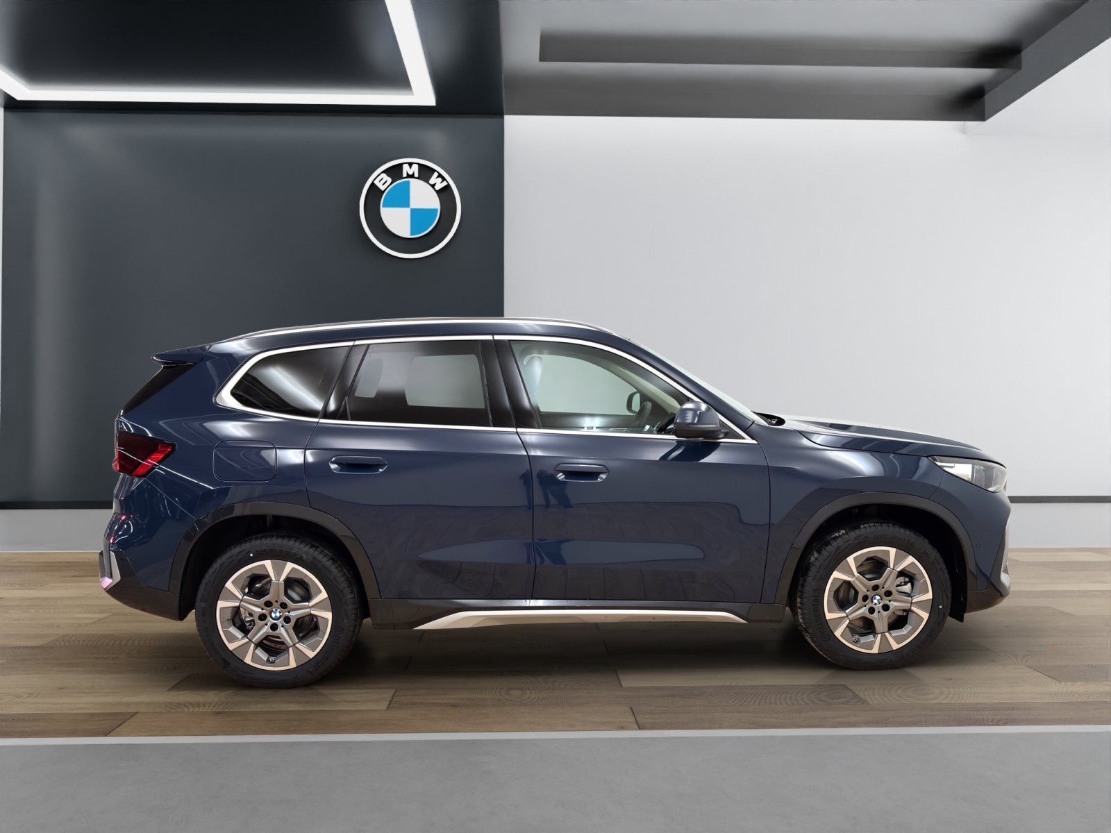 Fahrzeugabbildung BMW X1 sDrive20i [xLine, AHK, ACC, RFK, 18 LMR, LED, SHZ]