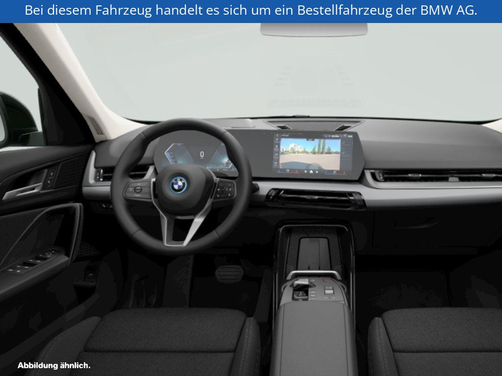 Fahrzeugabbildung BMW X1 xDrive25e