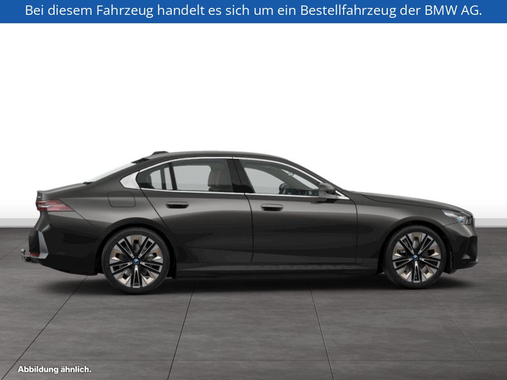 Fahrzeugabbildung BMW i5 eDrive40 Limousine