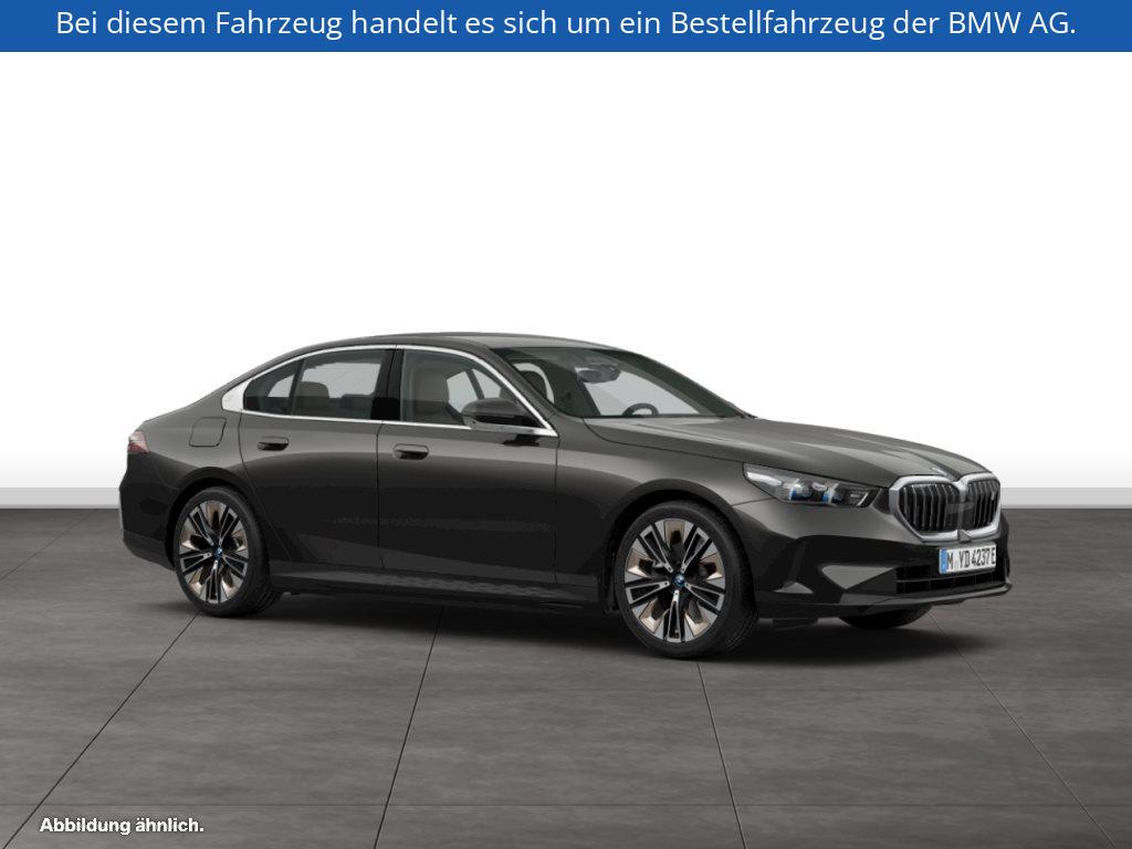 Fahrzeugabbildung BMW i5 eDrive40 Limousine