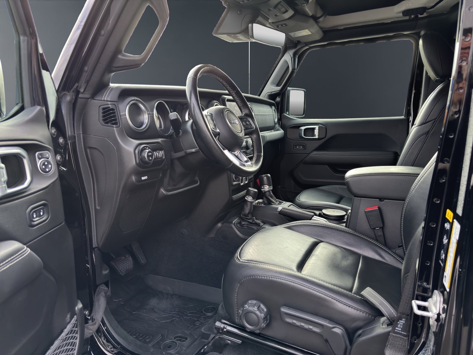 Fahrzeugabbildung Jeep Gladiator 3.0 Overland 4WD [LED, RFK, SHZ, 18 ]