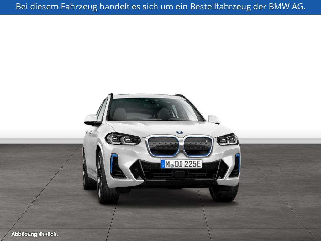 Fahrzeugabbildung BMW iX3 M Sport