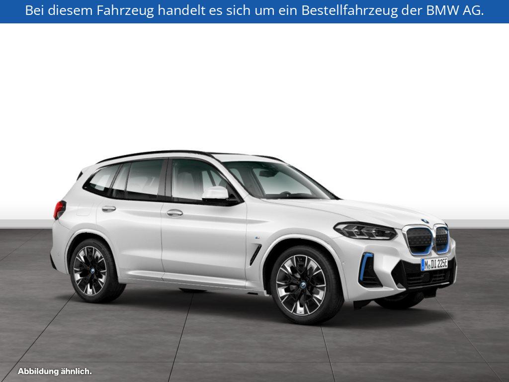 Fahrzeugabbildung BMW iX3 M Sport